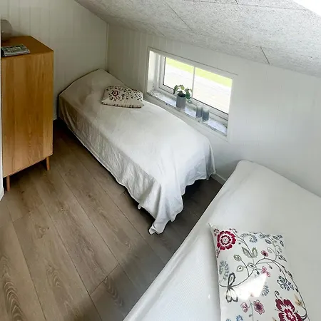 Cozy Summer House Near And Town